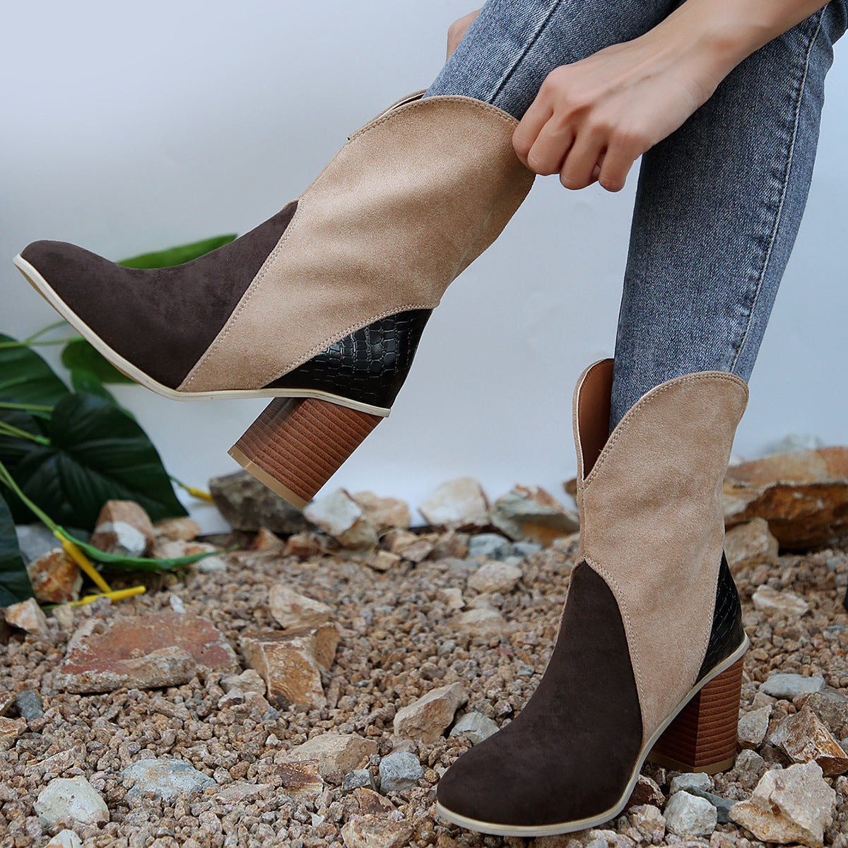 Saphira Boots – Suede Square Heel