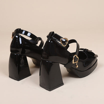 Lunaria Mary Janes Audacieuses